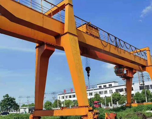 如何獲得龍門(mén)吊司機(jī)操作證，需要滿足哪些條件和通過(guò)哪些考試？